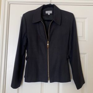 Women’s Black linen like jacket. Zipper front with side pockets. Size Medium.